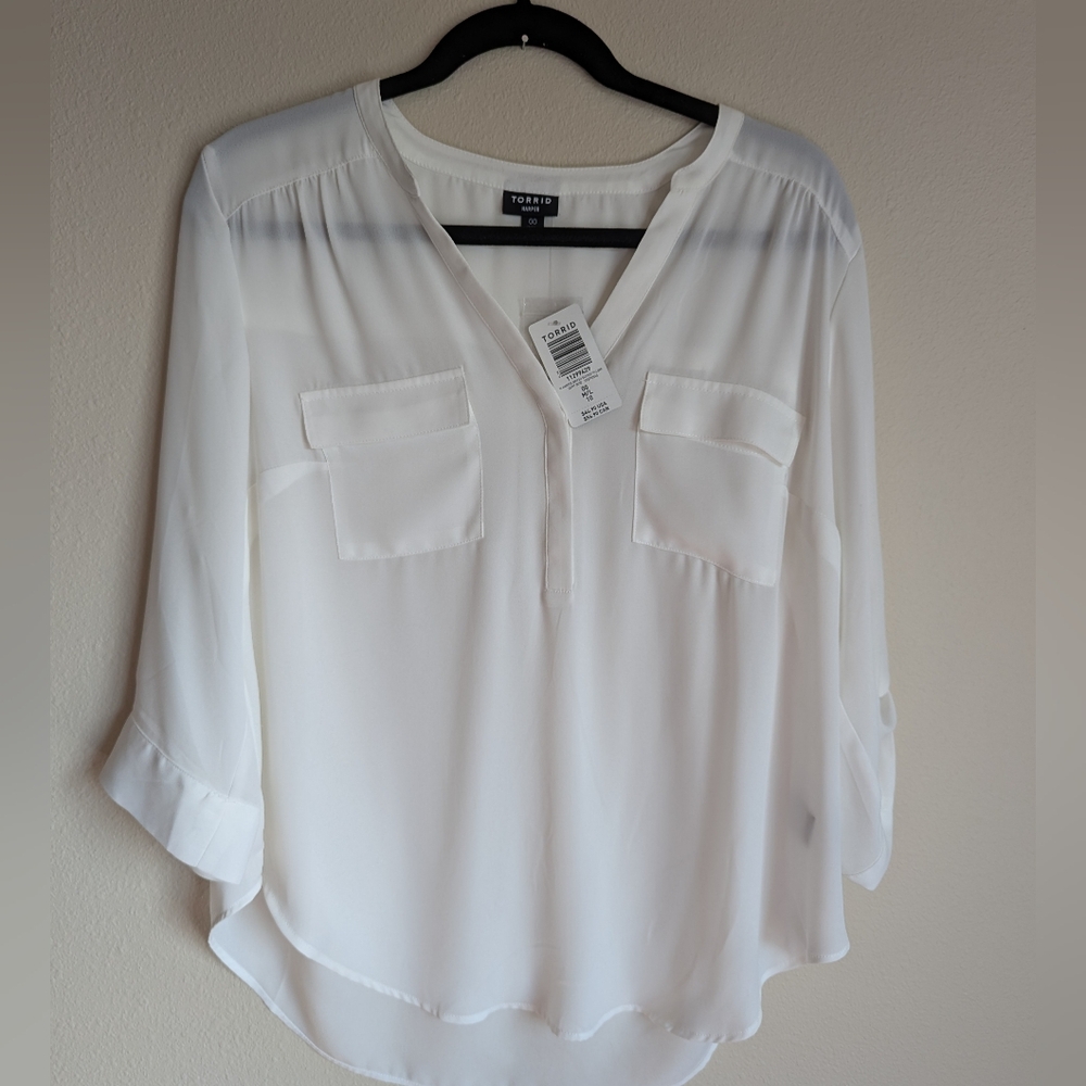 NWT Torrid White Blouse Size 00 (M/L)